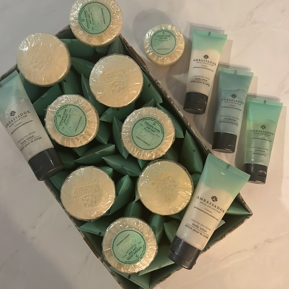 Spa guest bathroom toiletries lotions 🧴 60 variety pc w/ box - Picture 16 of 16